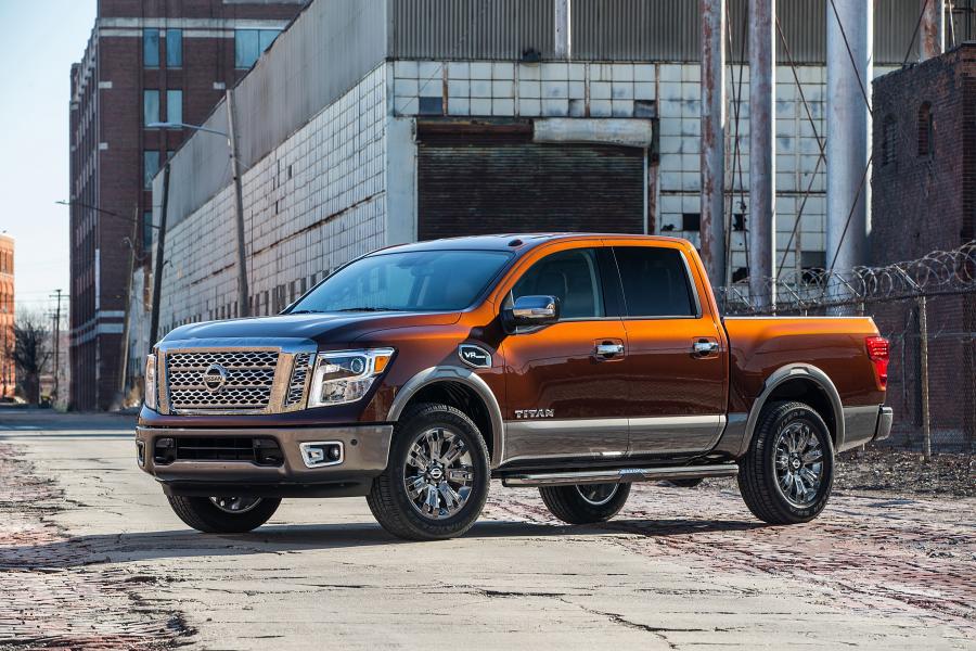  Nissan Titan Platinum Reserve Crew Cab 2016 года  (фото 6 из 17)